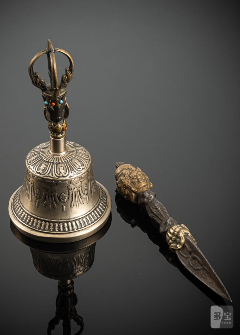 A metal bell (ghanta) and a phurbu - 图4
